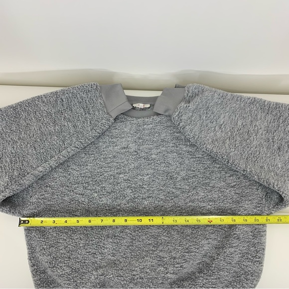LEVI'S Gray Bucle Teddy Crew Neck Sweatshirt With Contrast Hem Size Small - Picture 13 of 16